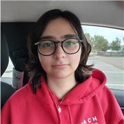 Estoy cursando el tercer año de Filología Hispánica y me encantaría empezar a enseñar tan pronto como sea posible